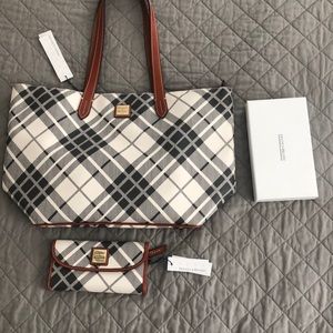 New Dooney & Bourke plaid tote & matching wallet.